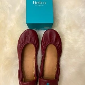 Ballet Flats Size 8 / Tieks by Gavrieli / Color: Burgundy
